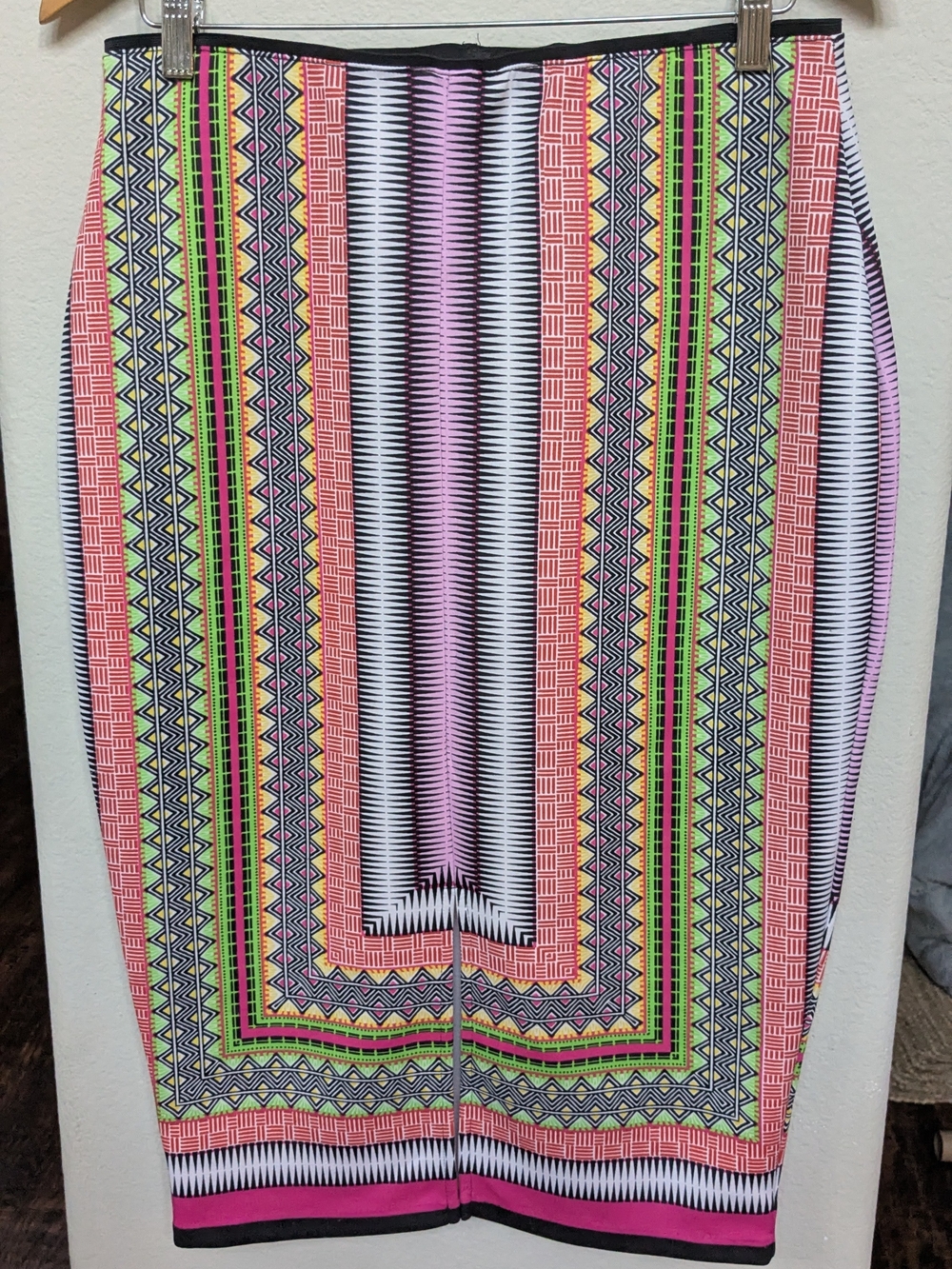 Bisou Bisou Multi-Color Geometric Pencil Skirt